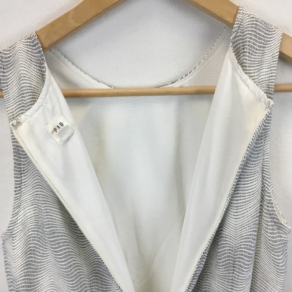 GAP Chevron Print Sleeveless Tie Waist Dress. - Picture 6 of 13